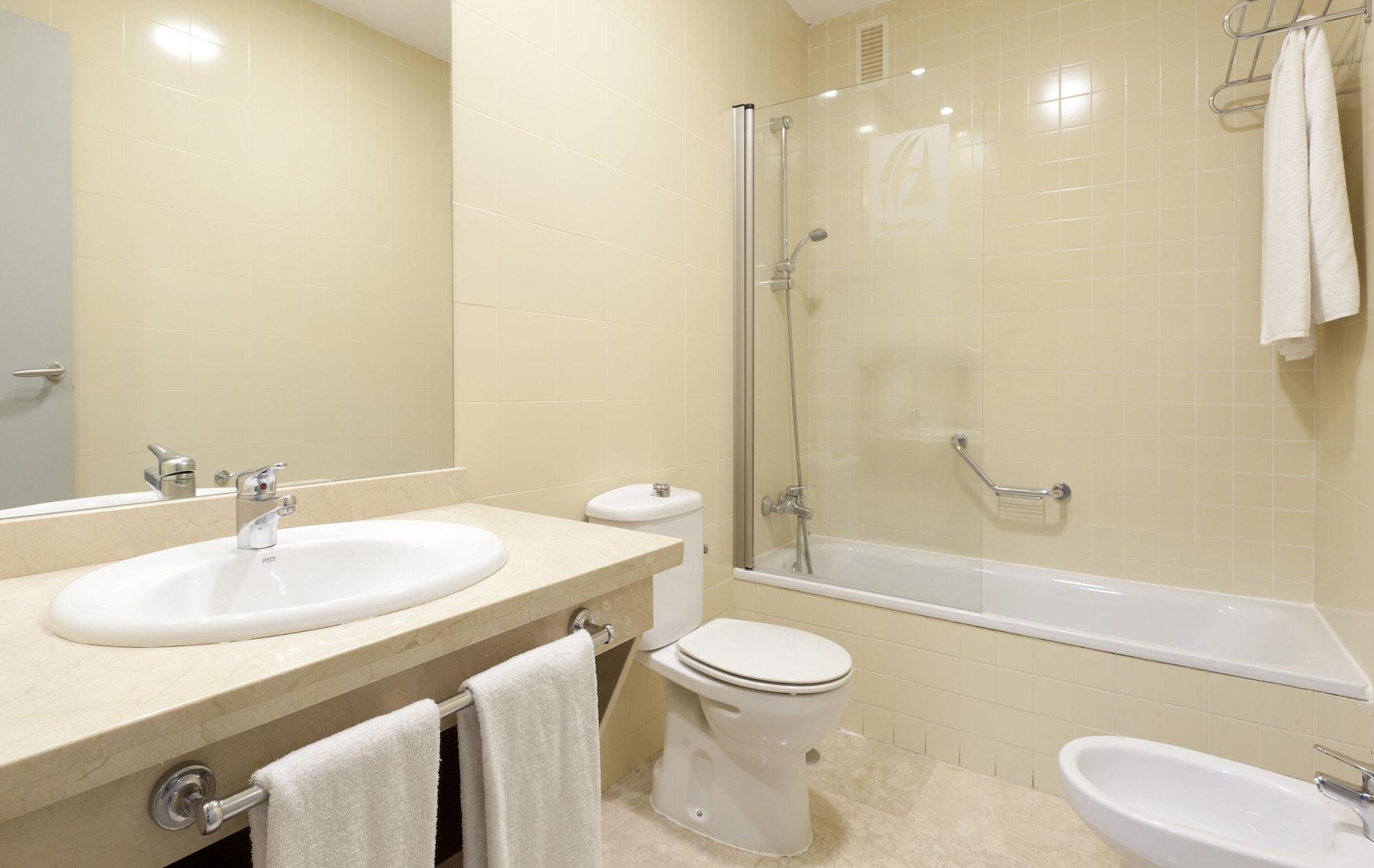 Apartamentos Vertice Sevilla Aljarafe Bormujos Exterior foto