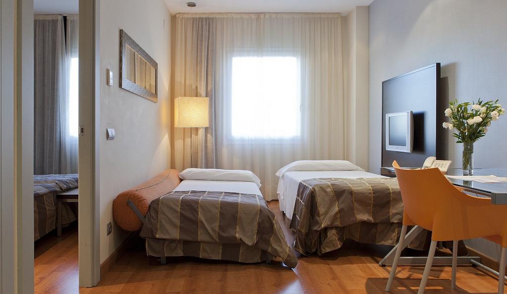 Apartamentos Vertice Sevilla Aljarafe Bormujos Exterior foto