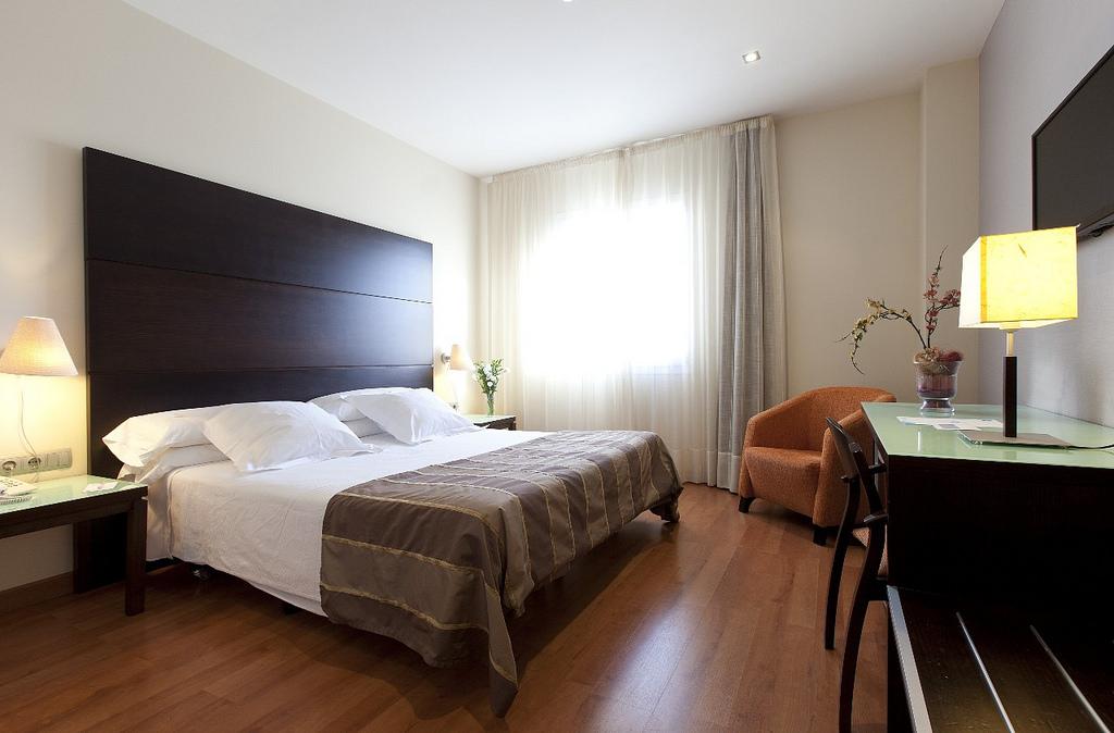 Apartamentos Vertice Sevilla Aljarafe Bormujos Exterior foto