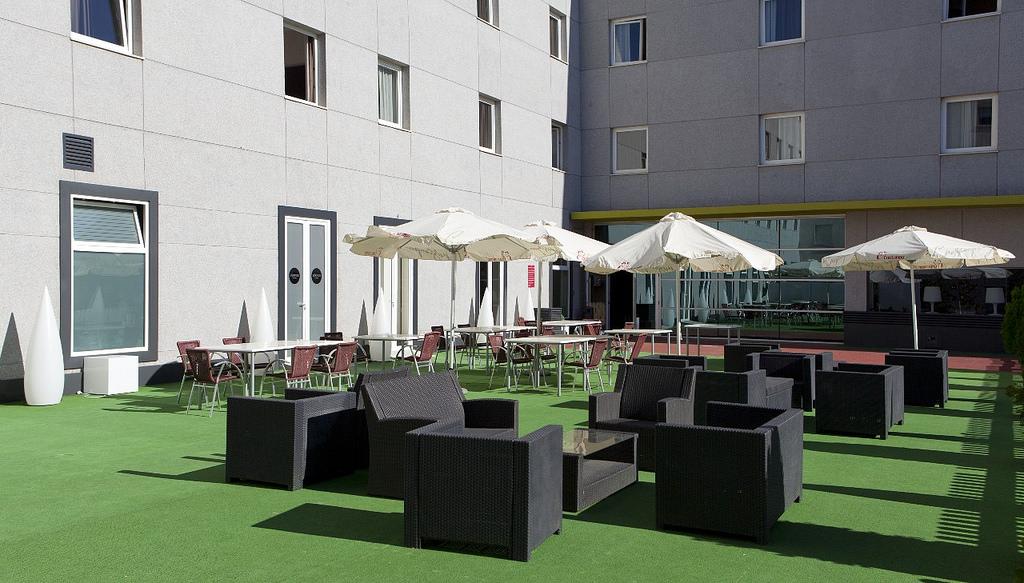 Apartamentos Vertice Sevilla Aljarafe Bormujos Exterior foto