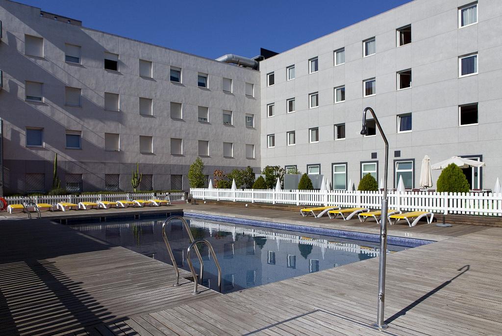 Apartamentos Vertice Sevilla Aljarafe Bormujos Exterior foto